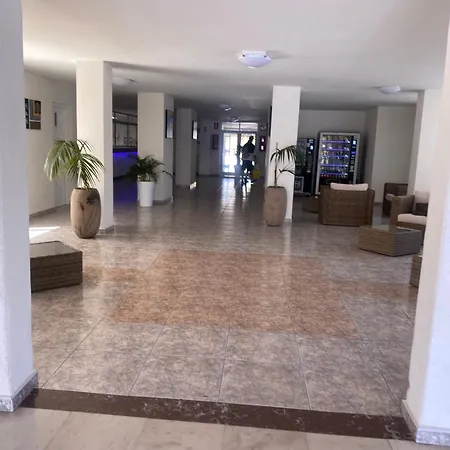 Torres Del Sol Edificio * بلايا ذي لاس أميريكاس